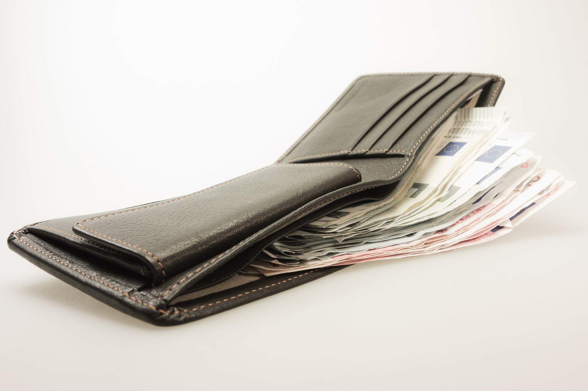money-g8259b9cf0_1920